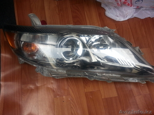 продам передние фары б/у оригинал на камри 45 SE #1051308