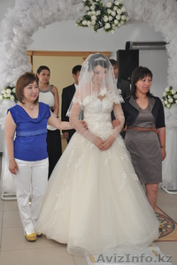 Продам свадебное платье (комплект с фатой) НЕДОРОГО #1077133