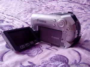 Продам видеокамеру Canon #1073989