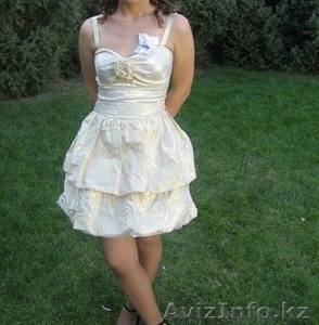 срочно продам вечерние платья недорого! Размер 40-42-44.!одевали всего один раз. #1121587