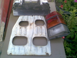 Subaru Leone задний фонарь правый,  щиток приборов,  защита картера,  крыло #1115290