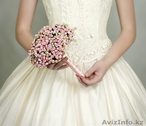 Свадебные букеты для невест и подружке #1113176