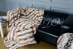 Покрывало с искуственного стриженного меха по 10000 тенге. #1165100