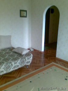 Сдам 1 ком.кв. по суточно 8 мкр.центр города #1162737