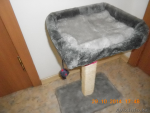 Когтеточка-лежанка  со спальным местом , новая с игрушкой, меховая #1168370