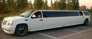 Лимузин Cadillac Escalade на выписку из роддома в Астане. #1236848