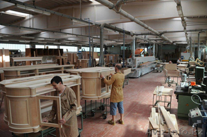 В мебельно-столярный цех. Требуются специалисты. Маляр,  монтажники столяра.  #1231730