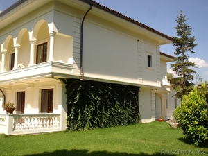 недвижимость в Болгари дом с винной избой и парником #1229309