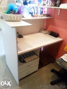 Шкафчики напольные,  навесные полки,  стойка ресепшена #1239385