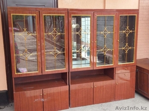 Сервант-шкаф,  б/у,  полированный,  в хорошем состоянии #1265340