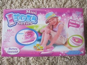 Утюг музыкальный розовый на батарейках с вибрацией 43264 #1290500