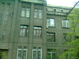 продам 4 комнатную квартиру 127 кв.м. в центре города #1307868