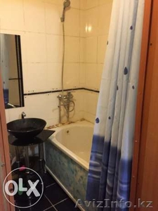 Сдам комнату с балконом в 4 комнатной квартире в новом доме,  семье #1326047