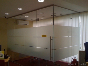Матирование перегородок в офисе #1334121