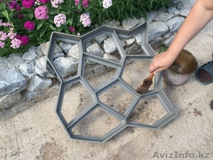 Продажа форм-опалубок для изготовления садовых дорожек от производител #1334470