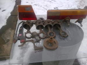 Запчасти Ford Taunus,  Granada - задние фонари,  поршня с шатунами #1352067