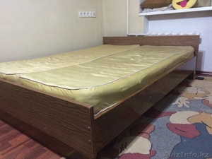 Продам двуспальную кровать с матрасами 18 000 тг!!! #1473654