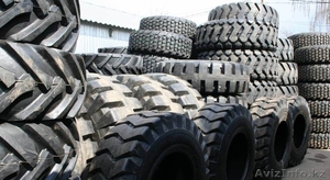 Шины на экскаватор погрузчик  Hyundai #1542342