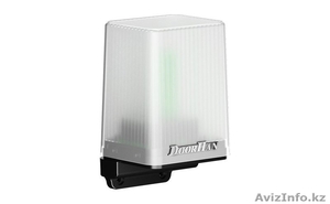 Секционные Гаражные ворота с фотоэлементами и сигнальной лампой #1635367