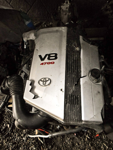 Toyota Land Cruiser 100 автозапчасти оригинал #1647327