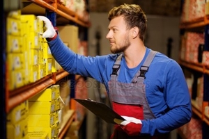 с опытом работы кладовщика,  зав.хозяйством #1668397