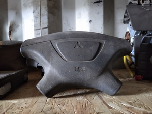 Mitsubishi Montero Sport аэрбаг руль #1686700