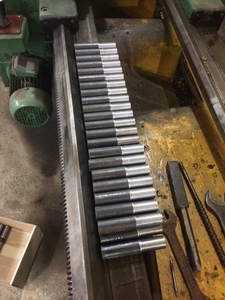 Фланцевые Шпильки с полной резьбой длиной 2 метра DIN 975 #1484375