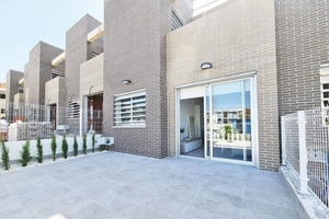 Недвижимость в Испании,  Новые бунгало рядом с пляжем в Торревьеха #1719540