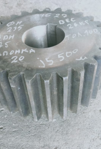 Ведущая шестерня для валов смесителя. #1715301