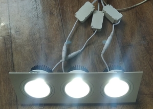 Спот тройной 3*10W,  б/у в хорошем состоянии. #1725332