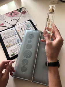 Продавец парфюма. #1727283