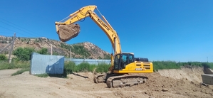 Экскаватор гусеничный с гидромолотом #1745805