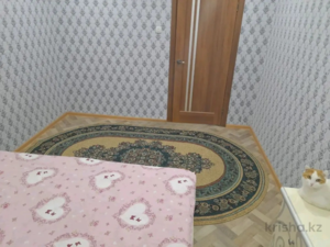 Сдается 2-х комнатная квартира в центре города 6 мкр Кунаева #1747428